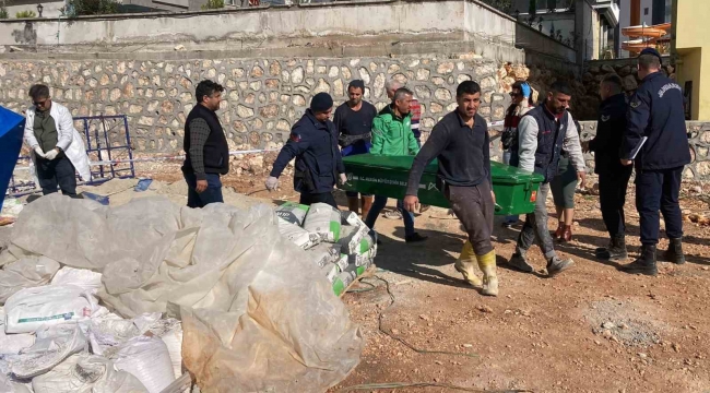 Mersin'de 8. kattan düşen işçi hayatını kaybetti