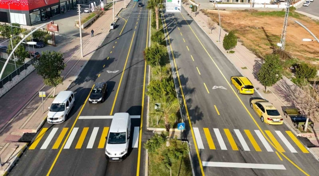 Mersin'de yol yenileme çalışmaları sürüyor