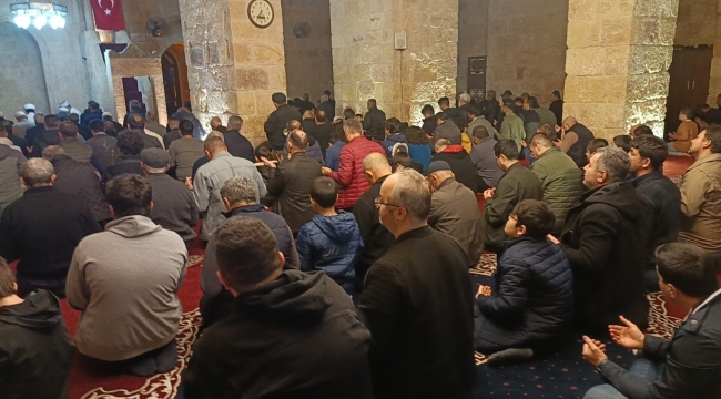 Miraç Kandili'nde tarihi Hoşkadem Camii doldu taştı