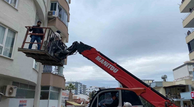 Osmaniye'de daire yangını: Mahsur kalan 8 kişi kurtarıldı