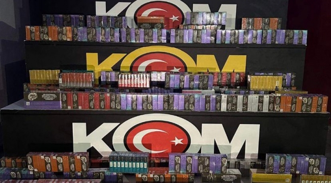 Adana'da bin paket kaçak elektronik sigara kiti ele geçirildi