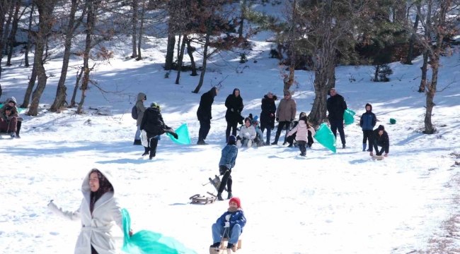 Adana'da köy usulü kayak şöleni