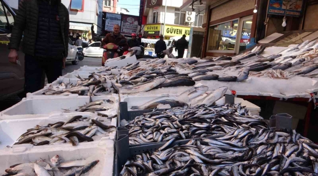 Adana'da Ramazan ayı öncesi alışveriş hareketliliği başladı