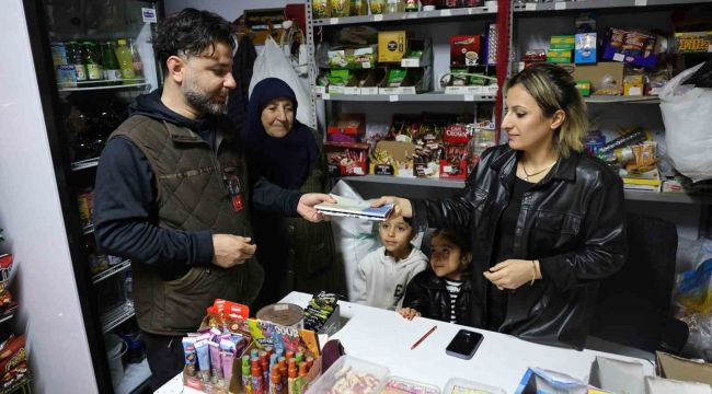 Adanalı hayırsever, mahallenin tüm bakkal borcunu ödedi