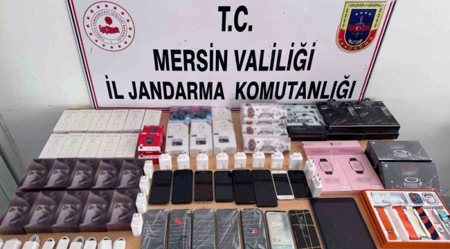 Mersin'de 15 gümrük kaçağı cep telefonu ele geçirildi