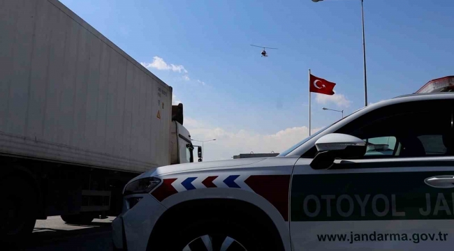 Mersin'de cayrokopterli denetim: 5 araç trafikten men edildi, 2 aranan şahıs yakalandı