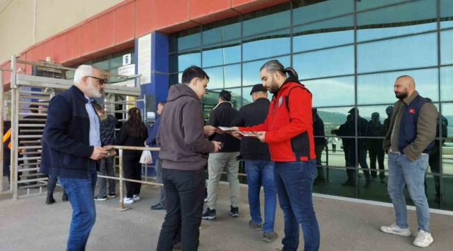 Mersin'de gençler terörle mücadele konusunda bilgilendiriliyor