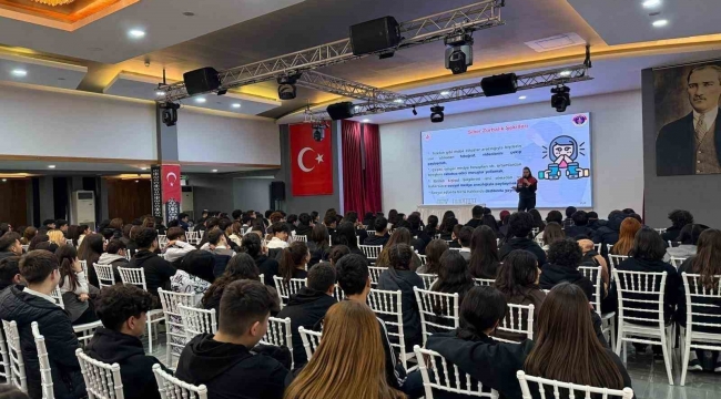 Mersin'de jandarmadan öğrencilere yönelik siber farkındalık eğitimi