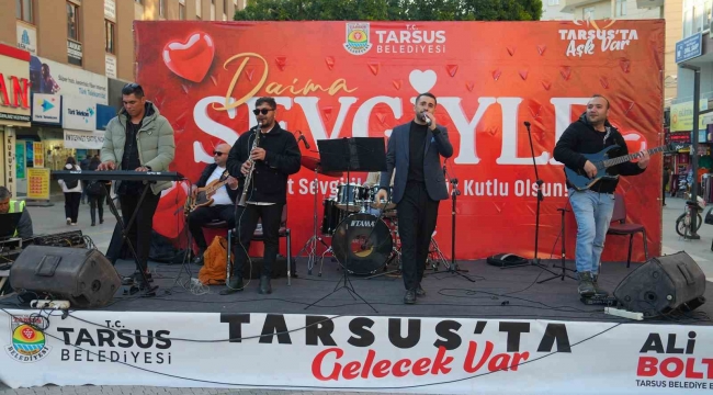 Tarsus'ta 'Sevgililer Günü' kutlandı