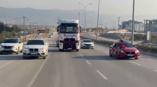 Tırı gelin arabası yaptı, son seferini düğününe yaptı