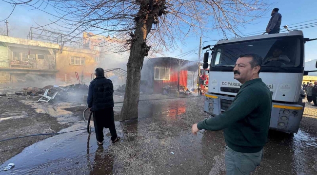 Osmaniye'de konteynerde çıkan yangın söndürüldü